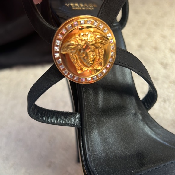 VERSACE Triple Platform Black Gold Medusa Swarovski Crystals Sandals Heels bling - Picture 7 of 11